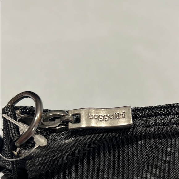 Baggallini Black Pocket 2.0 with RFID Crossbody Bag - Picture 3 of 13